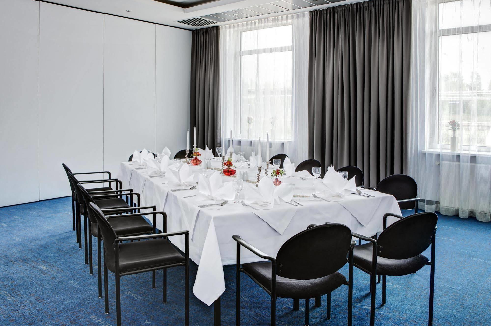 Intercityhotel Росток Екстер'єр фото